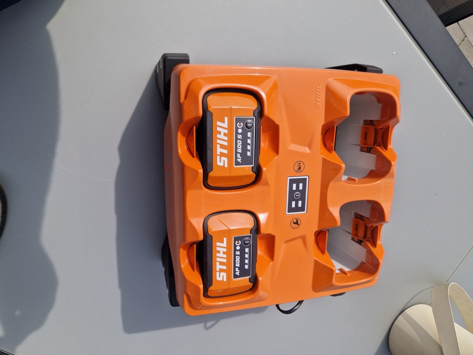 Stihl batterij, lader en bladblazer, Ophalen