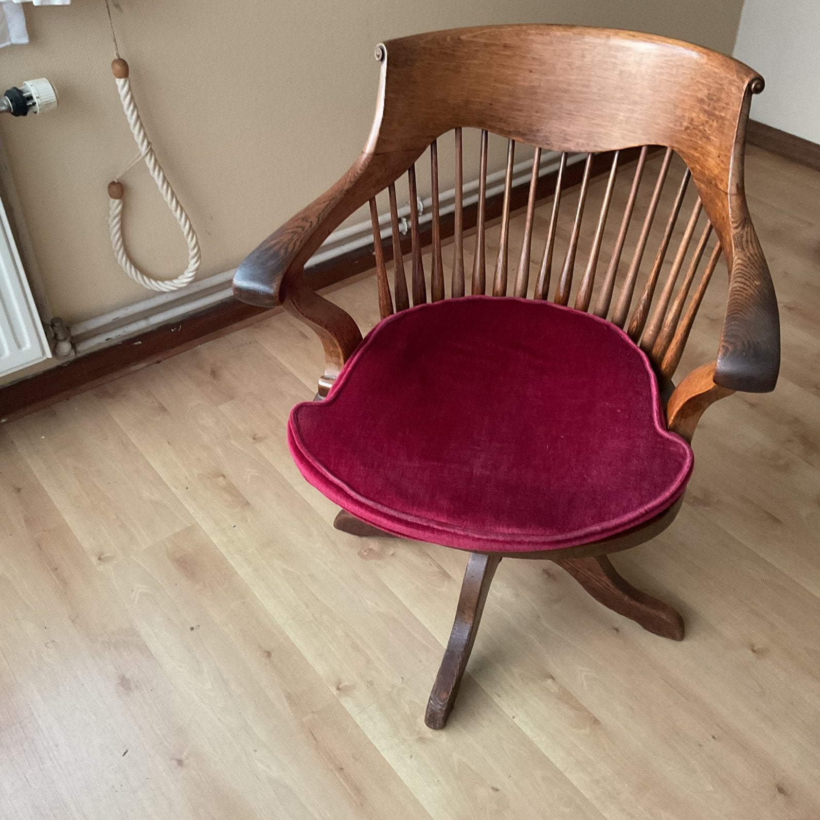 Chaise ancienne de bureau en chêne, Enlèvement