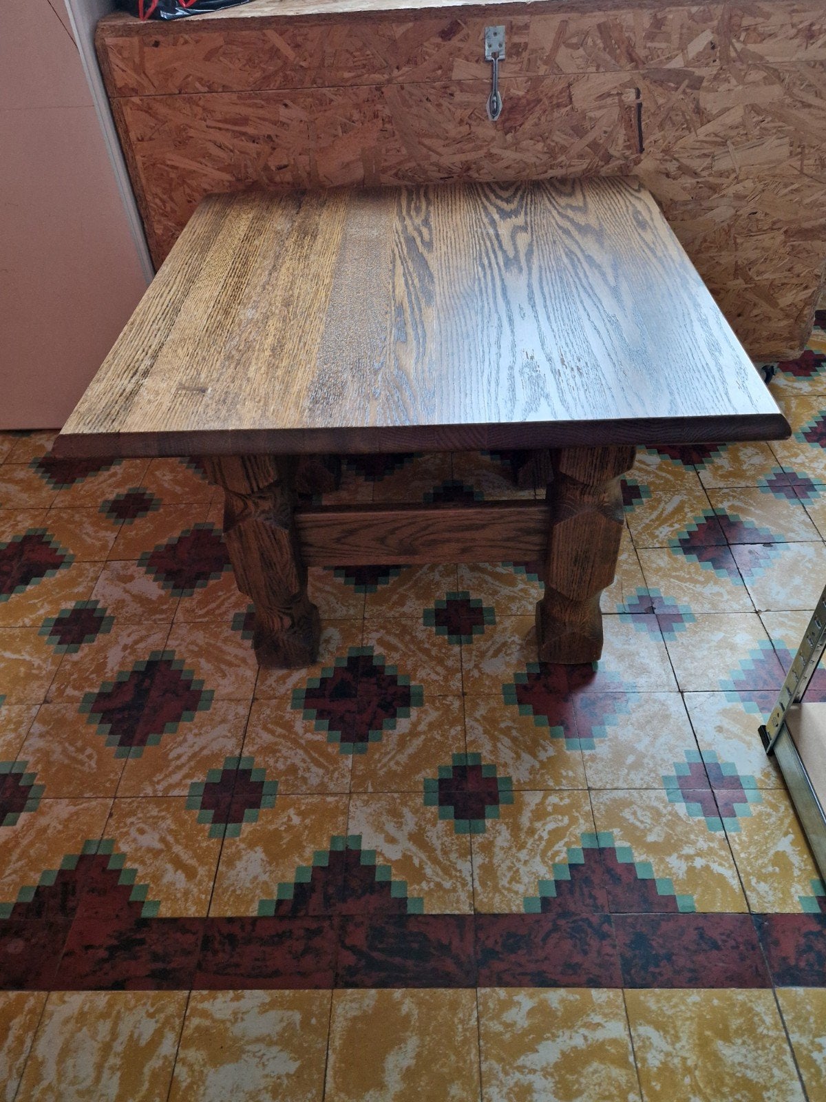 Vol eiken bijzet tafel/ salon tafel, Ophalen