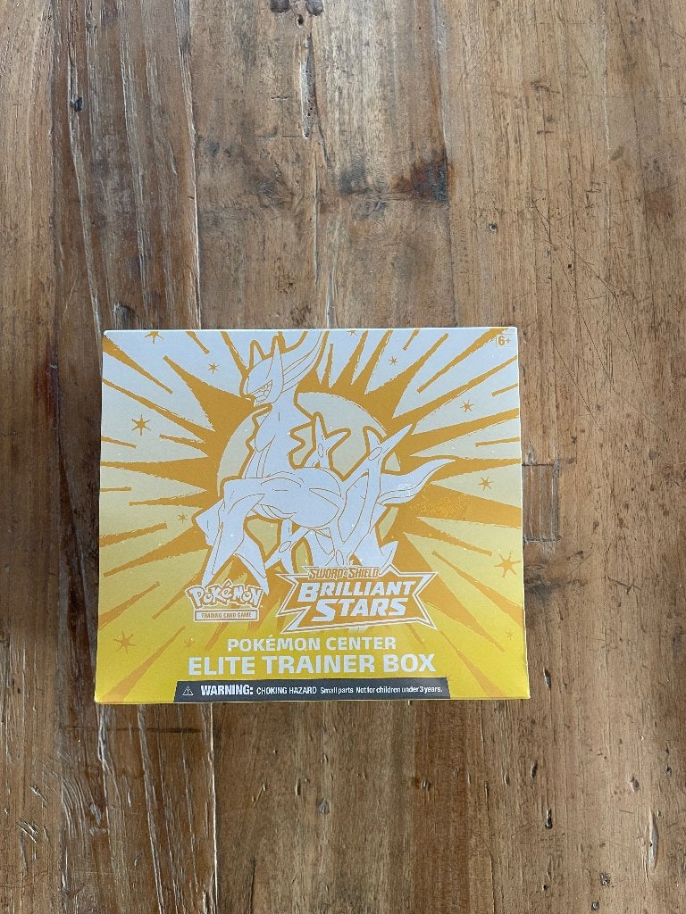 Brilliant Stars Pokemon Center Etb, Hobby en Vrije tijd, Ophalen, Zo goed als nieuw, Booster, Foil