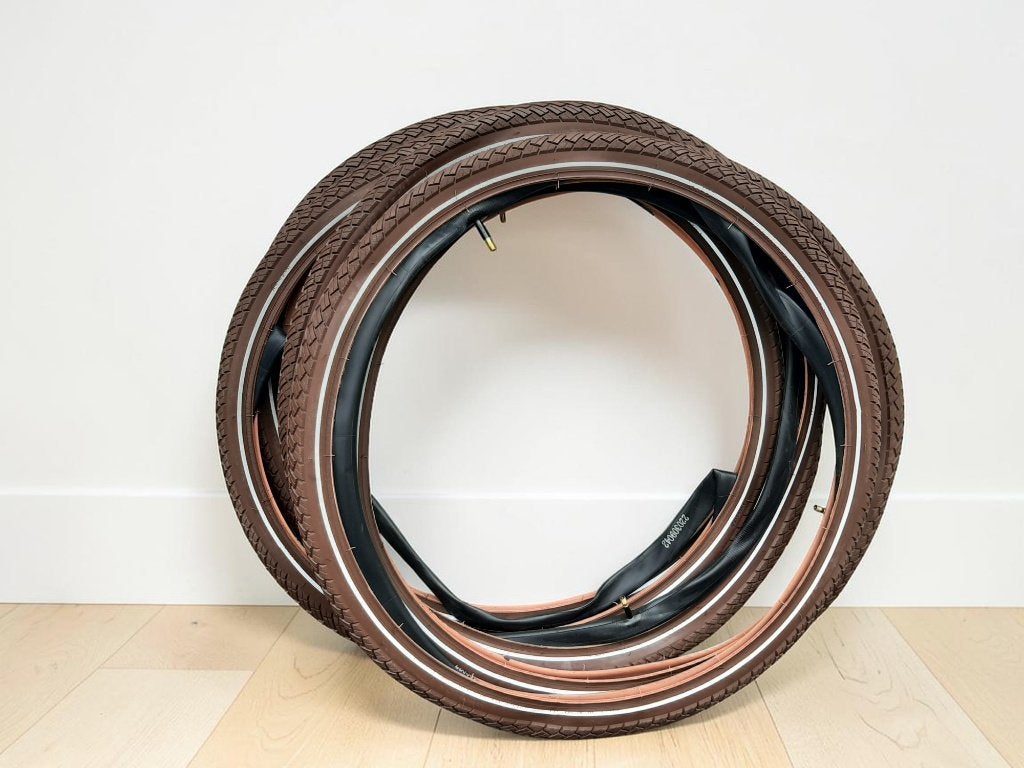 Nieuwe bruine reflecterende 28" buitenbanden met binnenband, Fietsen en Brommers, Fietsonderdelen, Band, Ligfiets, Nieuw, Ophalen of Verzenden
