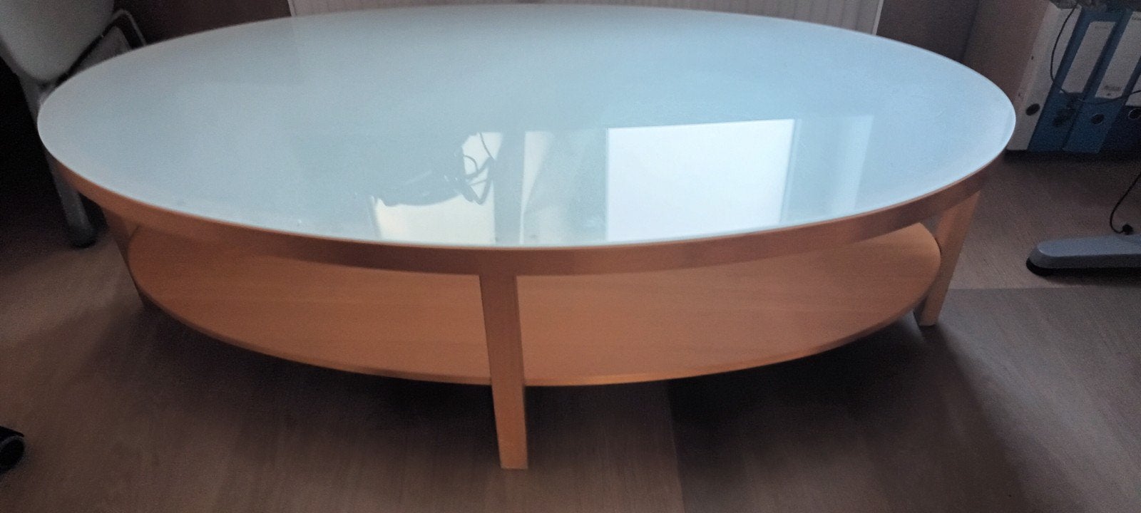 Table basse ovale salon ikea, 100 à 150 cm, Autres essences de bois, Enlèvement, Utilisé