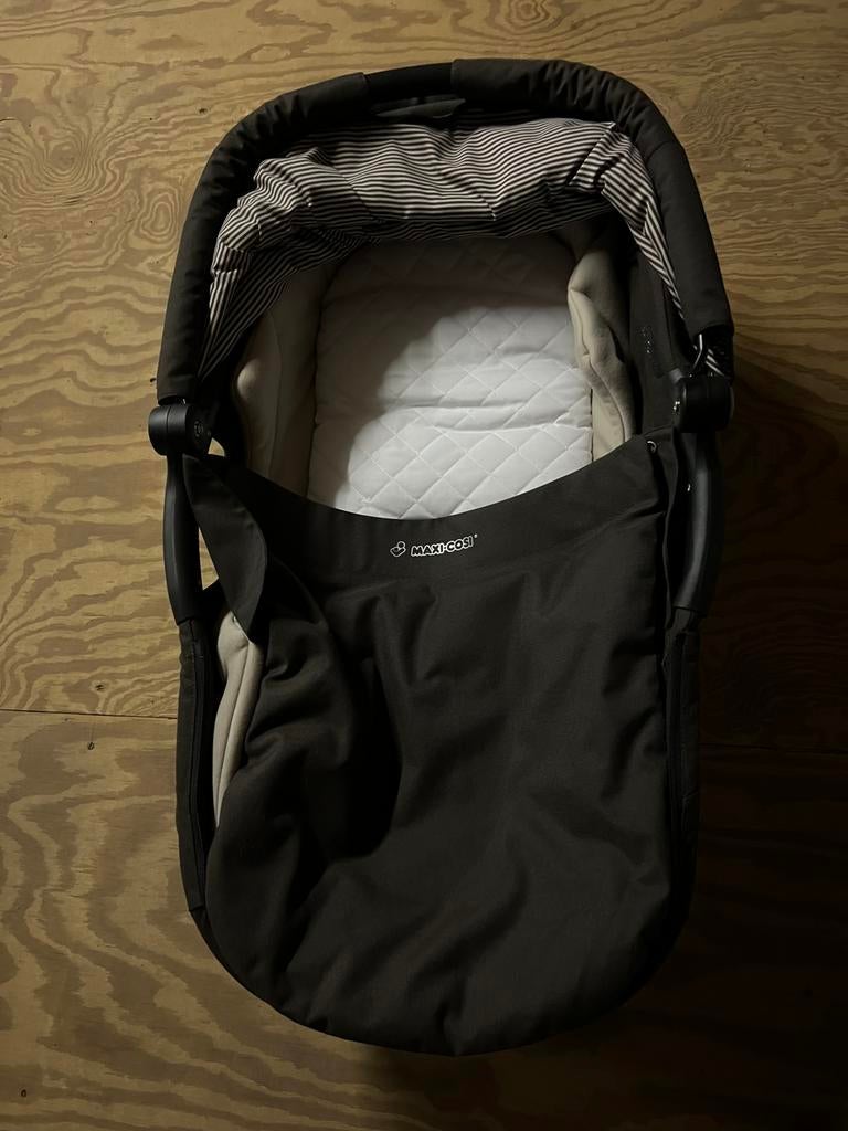 Baby artikelen buggy , kinderwagen, eetstoel, badje enz, Enlèvement, Comme neuf