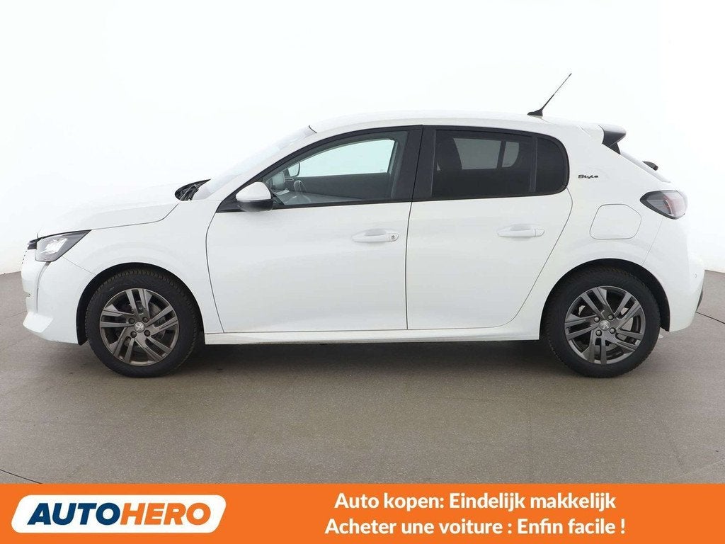 Peugeot 208 1.2 PureTech Style (bj 2021), Auto's, Voorwielaandrijving, Stof, 1199 cc, Wit