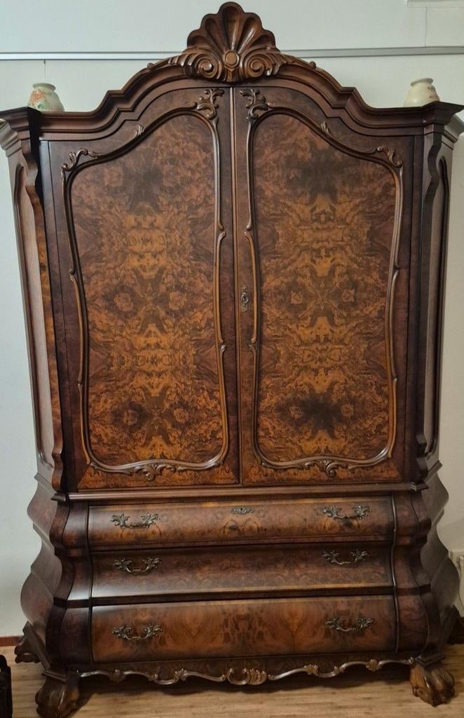 Gebogen wortelnoten houten kabinet, Antiek en Kunst, Ophalen
