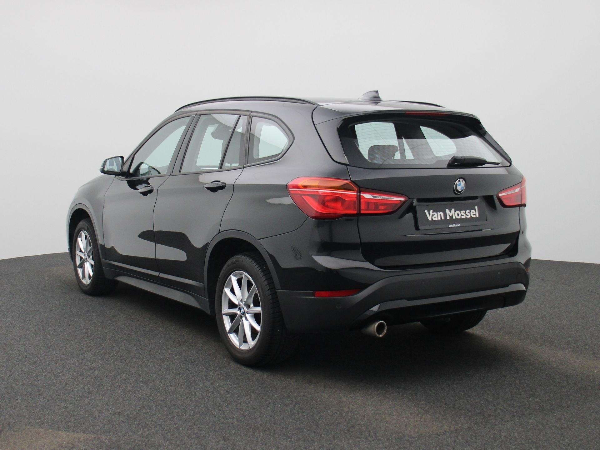 BMW X1 sDrive18iA (100 kW), Auto's, Automatische klimaatregeling, Stof, Gebruikt, Zwart