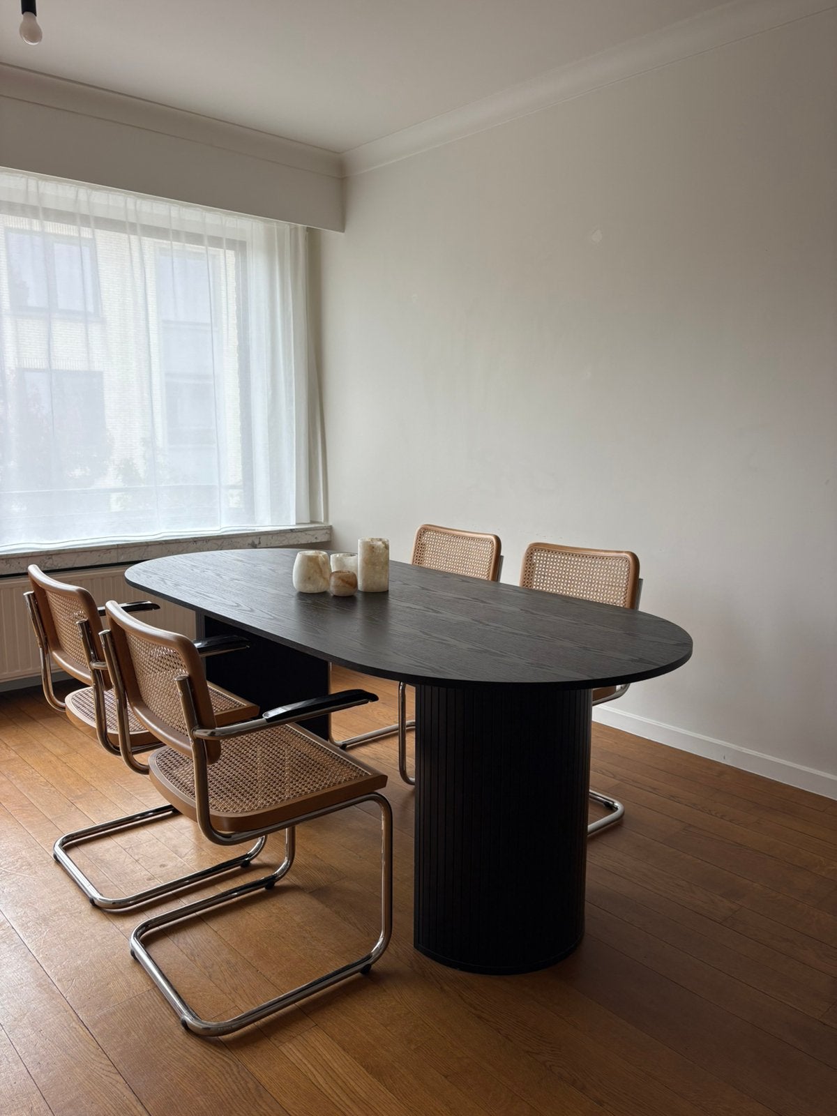 Ovale eettafel zwart, Huis en Inrichting, Ophalen, Zo goed als nieuw, Ovaal