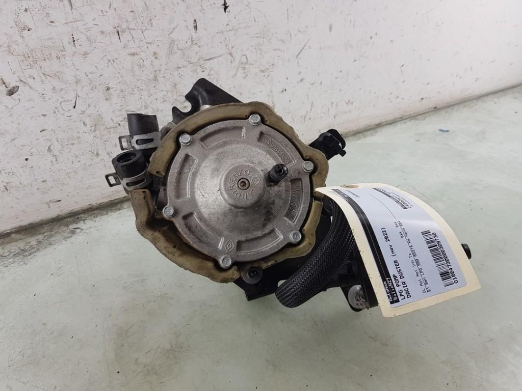 DIVERSEN Duster (SR) (|67R010056|163105367R|163100070R|), Gebruikt, Dacia