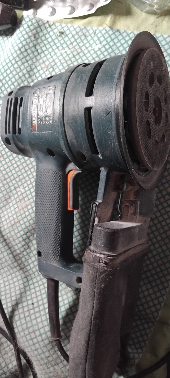 Ponceuse Black & Decker, Enlèvement