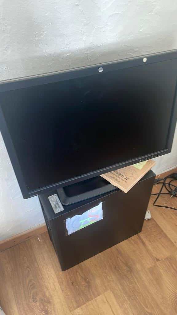 Tour (hp z220) + ecran hp + usb 3.0 dual band wifi, Articles professionnels, Aménagement de Bureau & Magasin | Ordinateurs & Informatique
