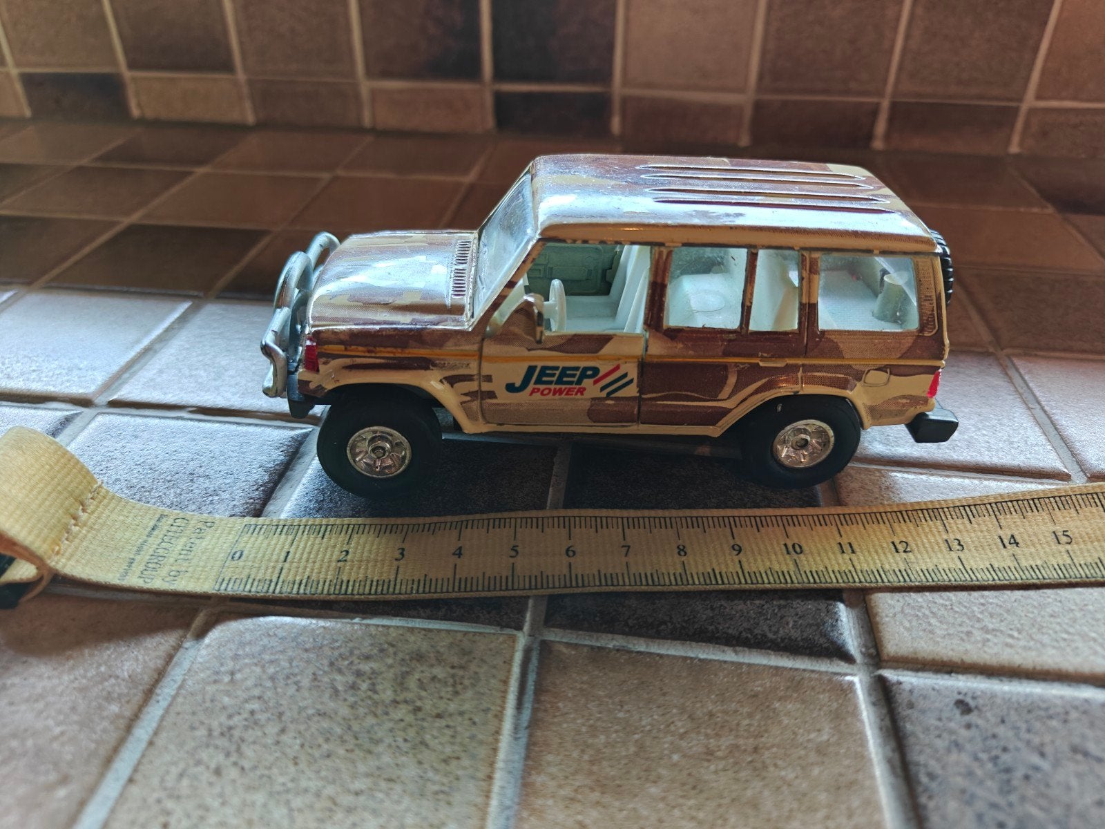 Miniatuurautootje Hyundai Galloper, Ophalen