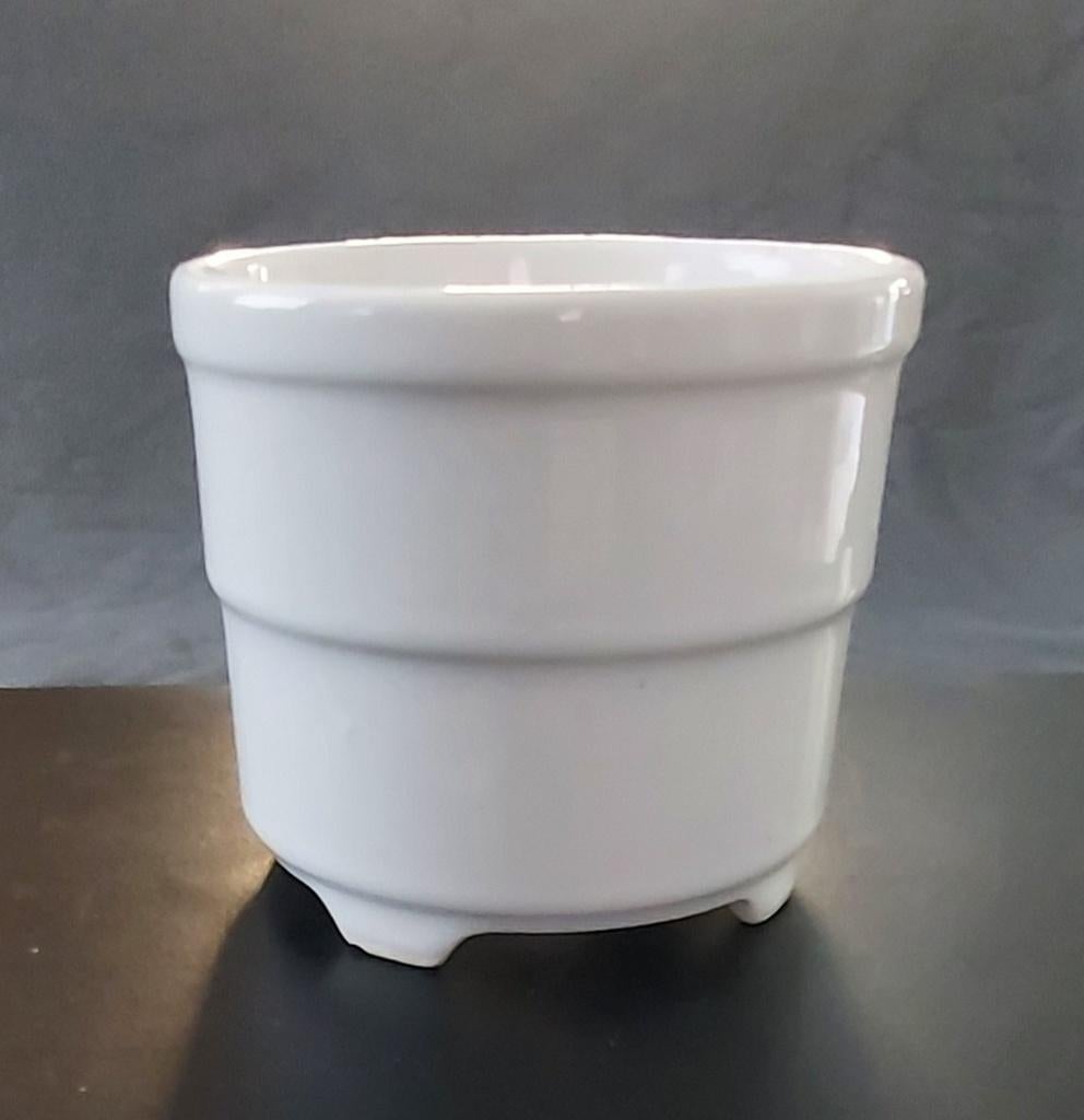 Pot en céramique blanc avec 4 petits pieds, Moins de 50 cm, Poterie ou Porcelaine, Enlèvement, Utilisé