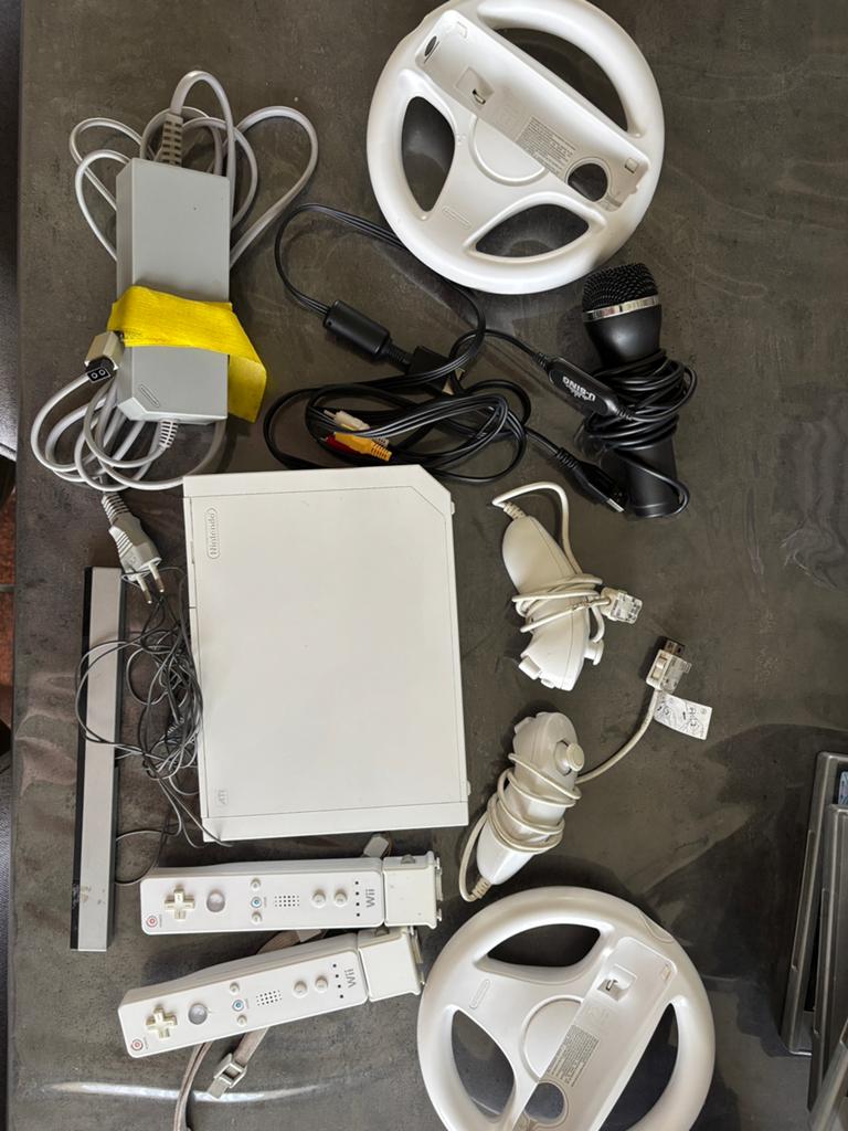 Nintendo Wii volledig set, Ophalen, Zo goed als nieuw, Met 2 controllers, Met stuurtje
