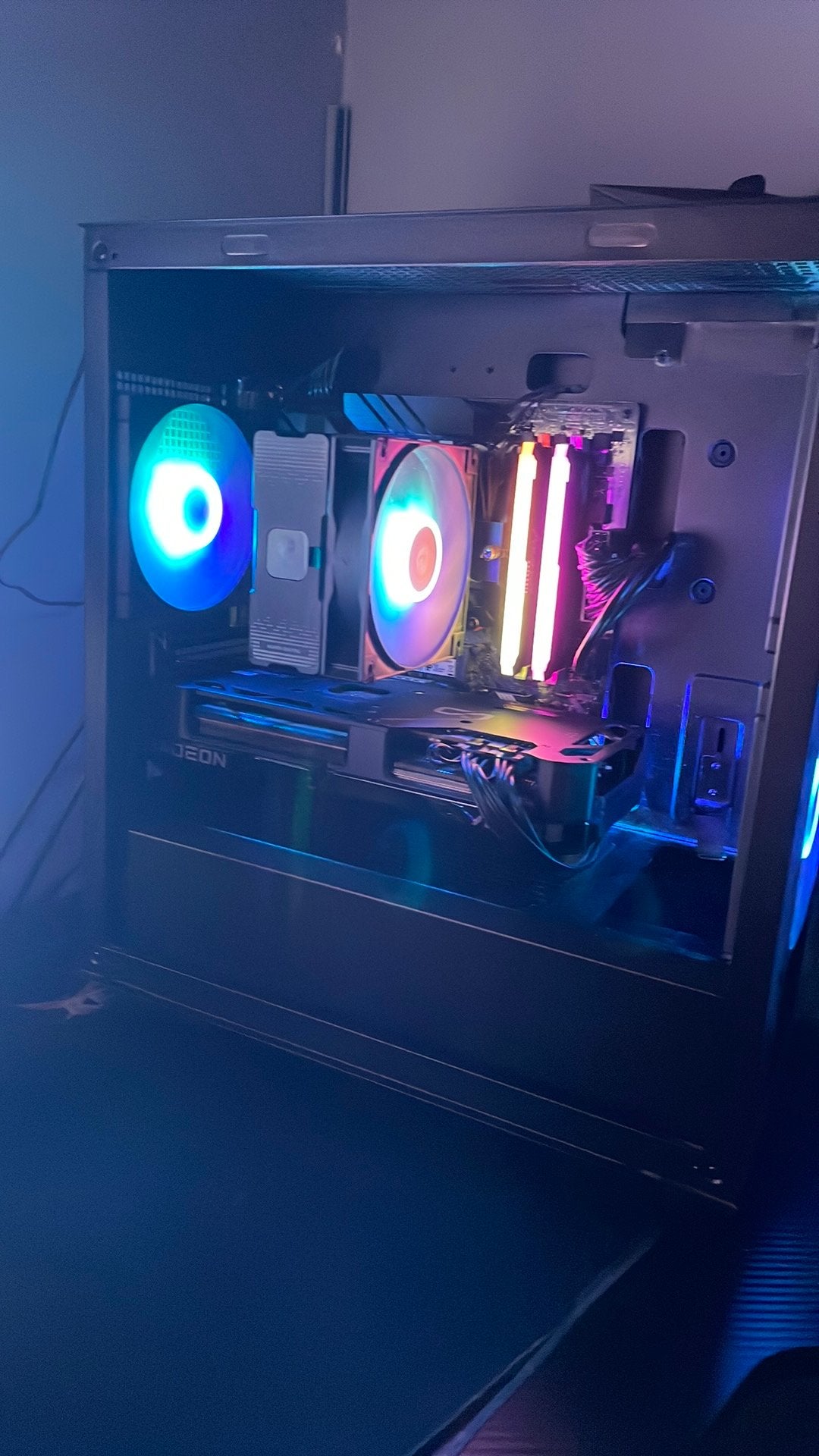 High-End Redux Gaming PC (RX 7800 XT & Ryzen 7 5700X3D), Ophalen, 32 GB, Zo goed als nieuw, Gaming