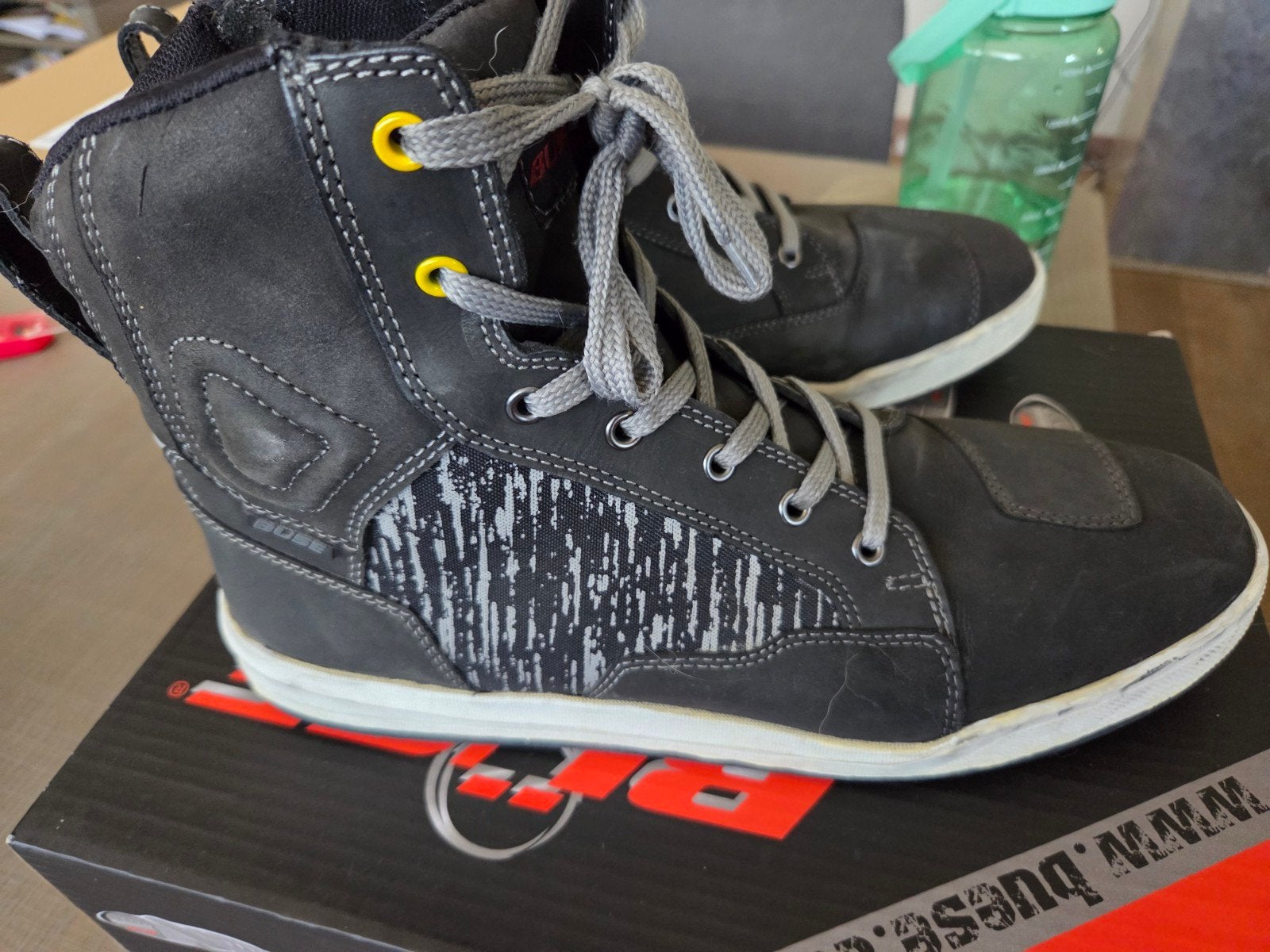 Büse motor wear boots, Ophalen