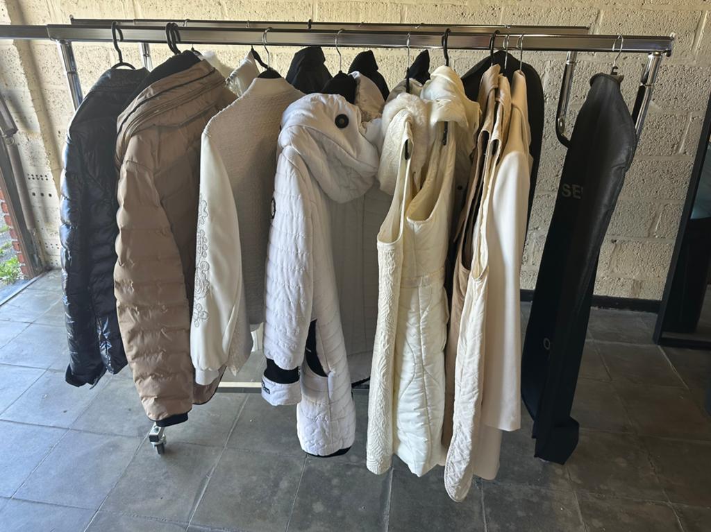 Afgeprijsd NU 180€ voor alles samen, Vêtements | Femmes, Vestes | Hiver, Enlèvement, Porté