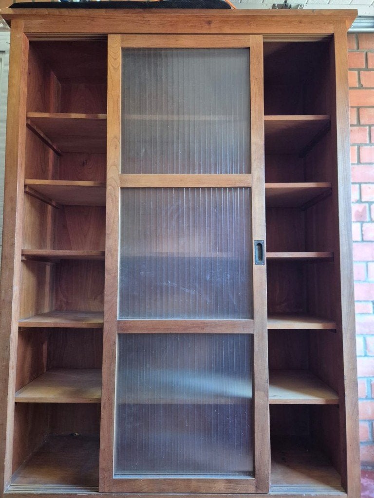 Robuste houten kast, Enlèvement