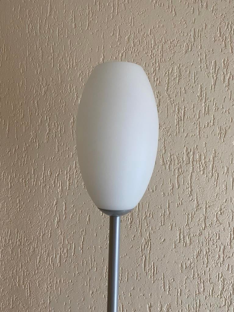 Staan lamp met melkglas en led lamp, Ophalen, Zo goed als nieuw