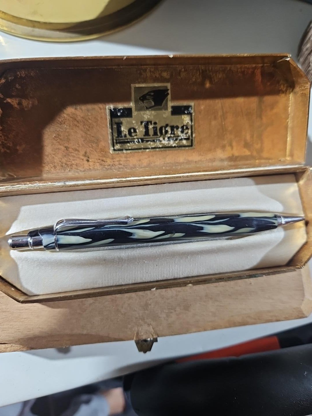 stylo plume tigre, Collections, Stylos, Enlèvement, Stylo