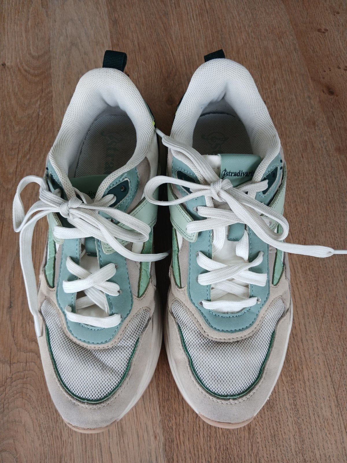 Sneakers stradivarius maat 39, Kleding | Dames, Schoenen, Ophalen of Verzenden, Sneakers