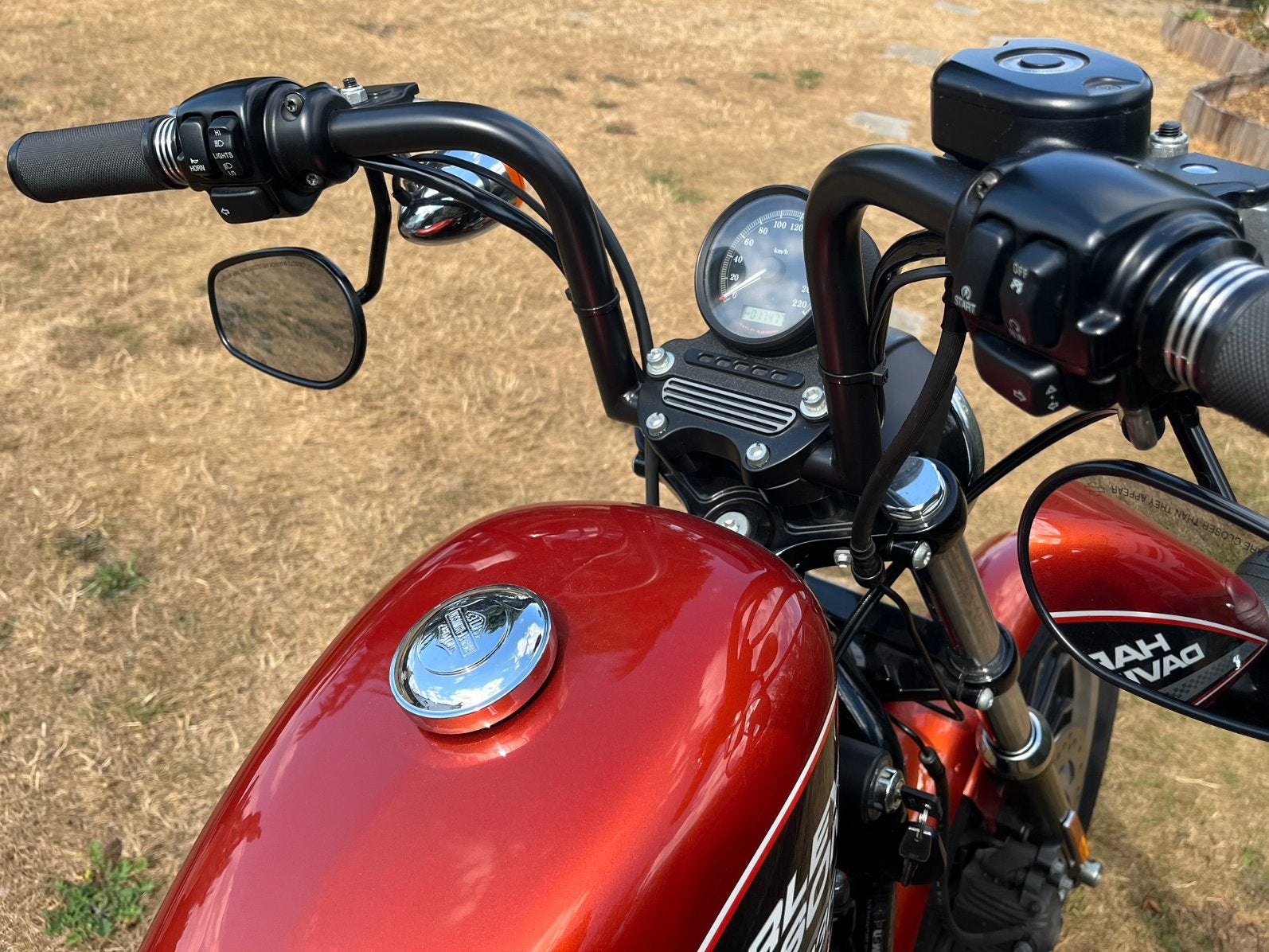 Harley Davidson 883 R, Motos, Chopper, 2 cylindres, Éclairage LED, Neuf