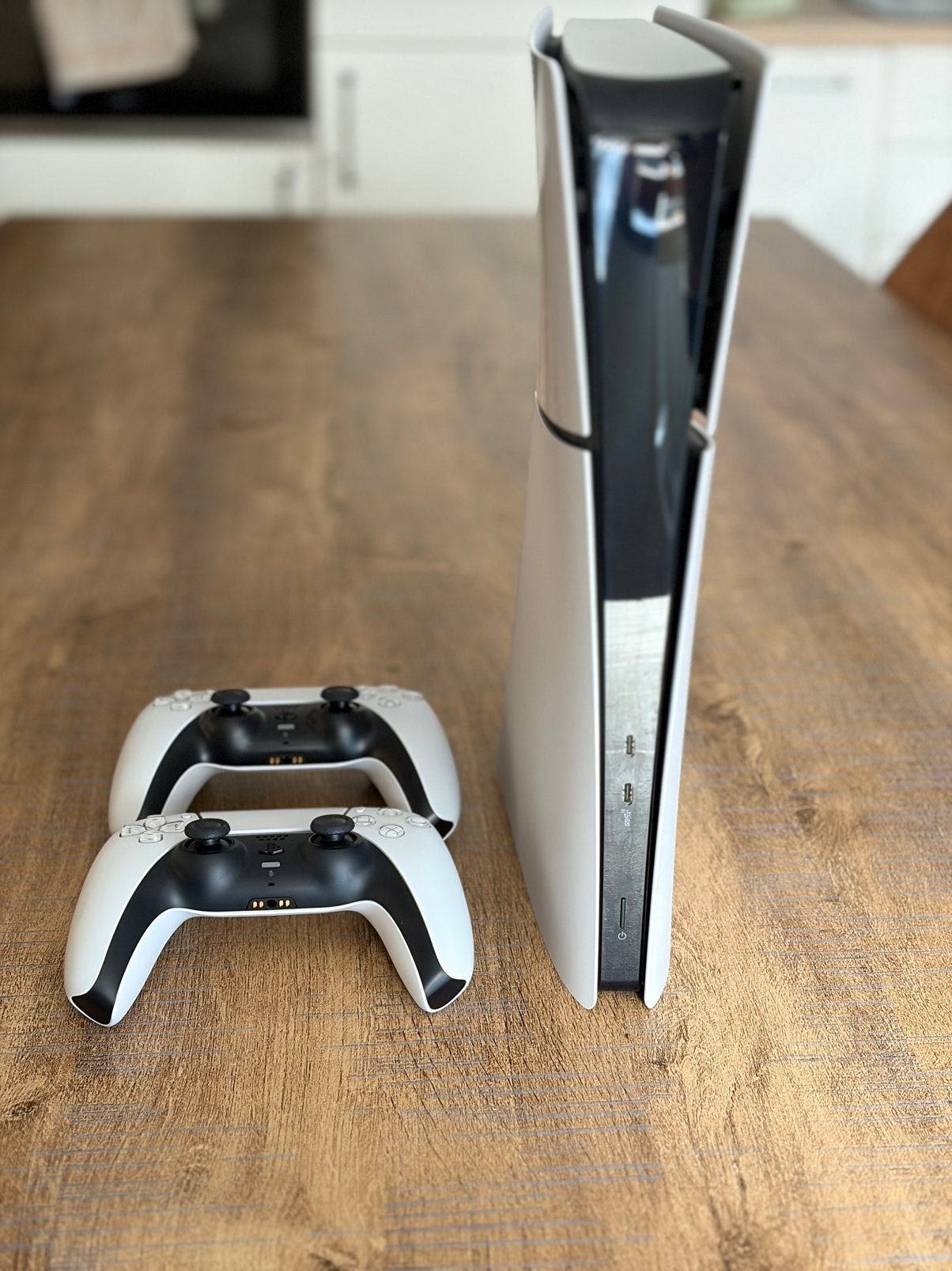 PS5 Digital Edition + 2 manettes – 1To, Enlèvement, Comme neuf
