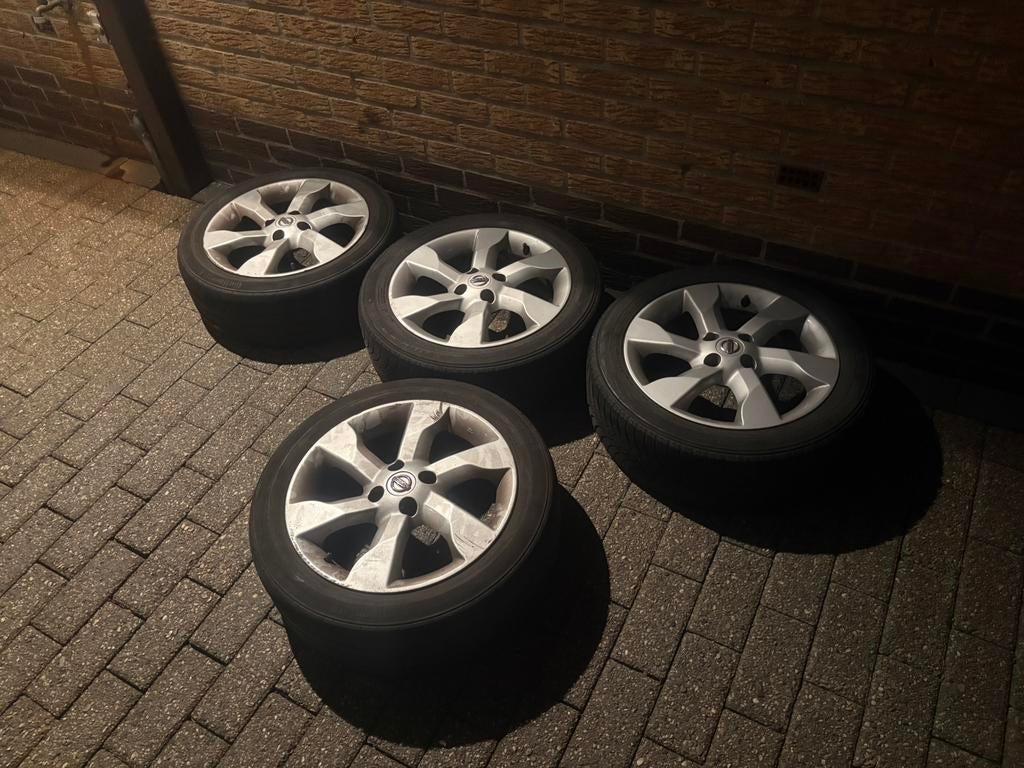 Licht metalen velgen nissan note, Ophalen, Band(en)