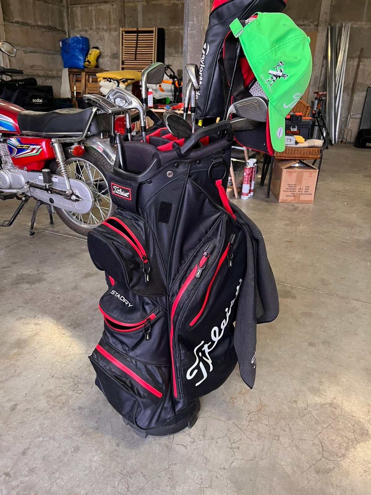 Titleist cadry cart bag zwart, Sports & Fitness, Golf, Enlèvement, Utilisé