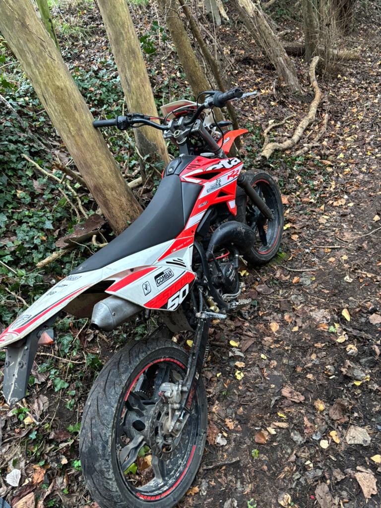 Beta rr50, Fietsen en Brommers, Brommers | Crossbrommers, Zo goed als nieuw, Ophalen