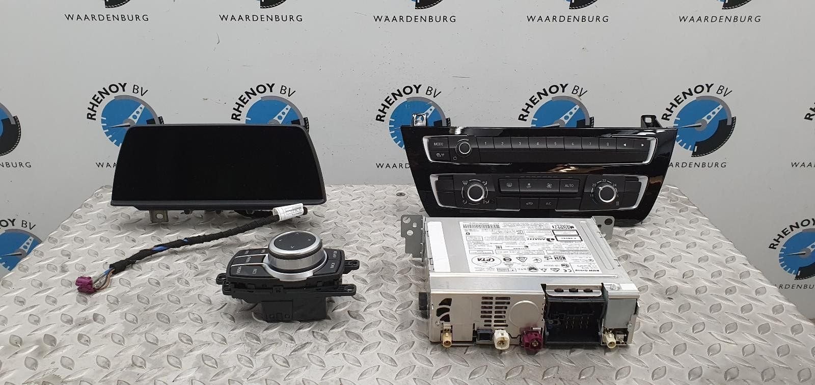 BMW 2 SERIES NAVIGATIE 65506837128, 65125A0EDF3, 64119384046, Ophalen of Verzenden, Gebruikt, ARN erkend