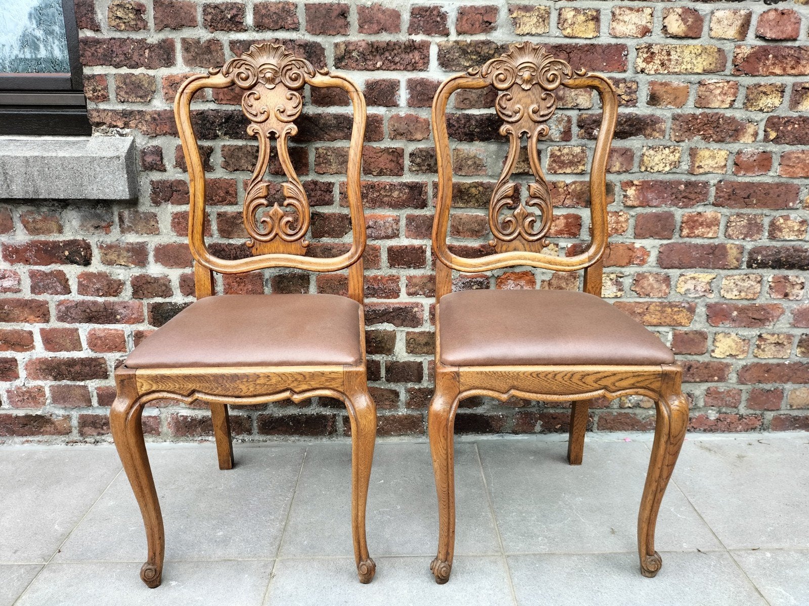 Chaises anciennes, Enlèvement