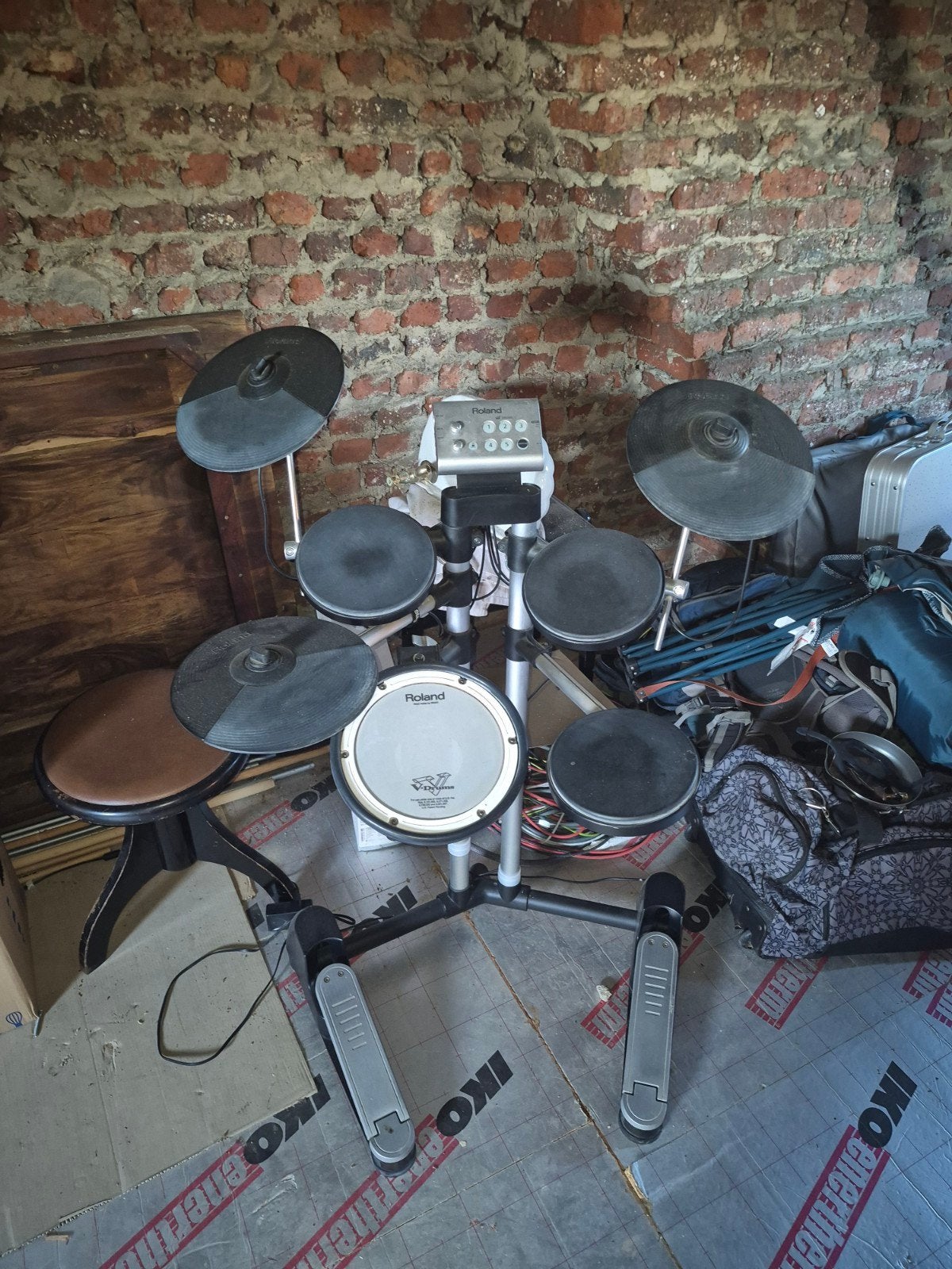 Roland v1, Muziek en Instrumenten, Ophalen, Roland