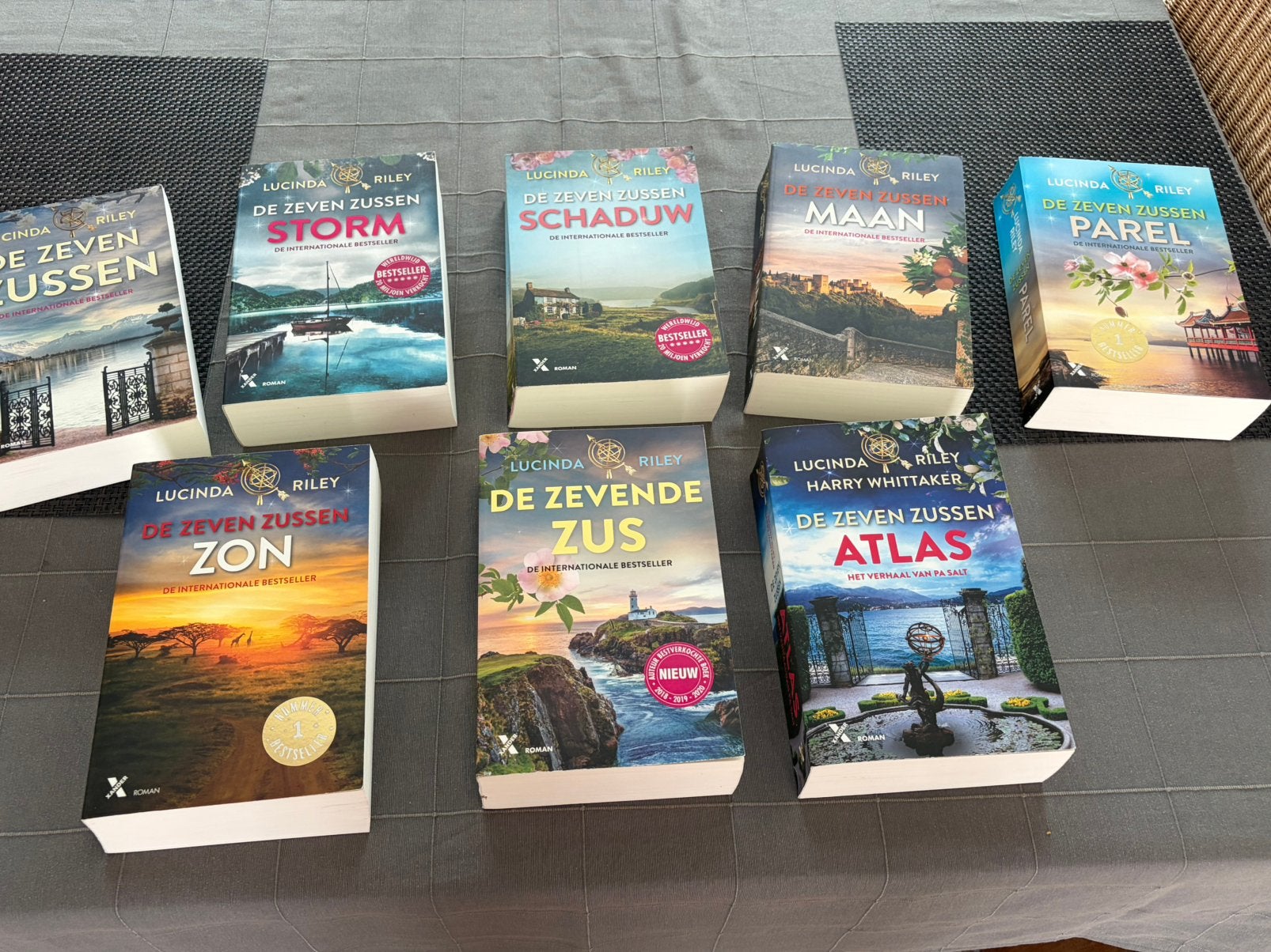 Volledige reeks “Zeven zussen” of afzonderlijk per boek, Livres, Aventure & Action, Enlèvement, Comme neuf