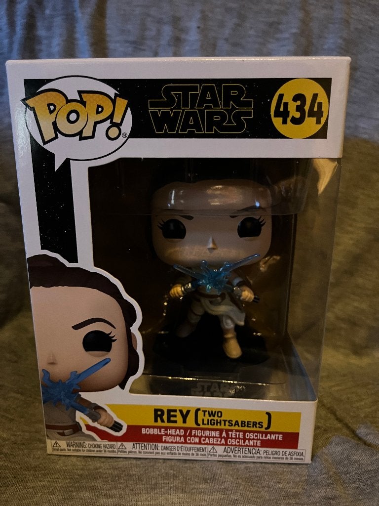 16. Funko Pop! Star Wars - Rey two lightsabers #434, Verzamelen, Ophalen of Verzenden, Zo goed als nieuw, Beeldje of Buste
