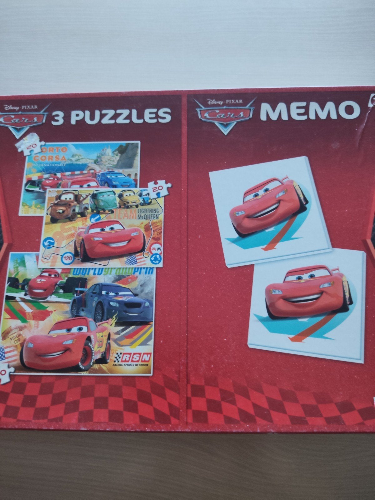 Puzzel doos/  memo cars, Hobby en Vrije tijd, Ophalen