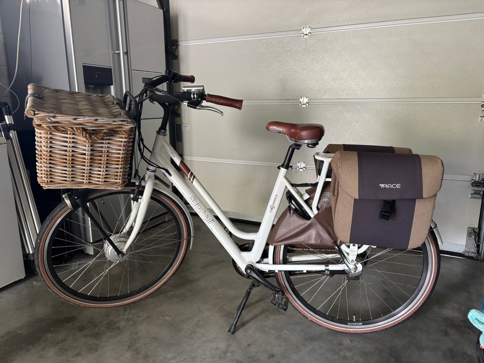 Fiets met rieten mandje, Ophalen, Gebruikt, 50 km per accu of meer, Overige merken