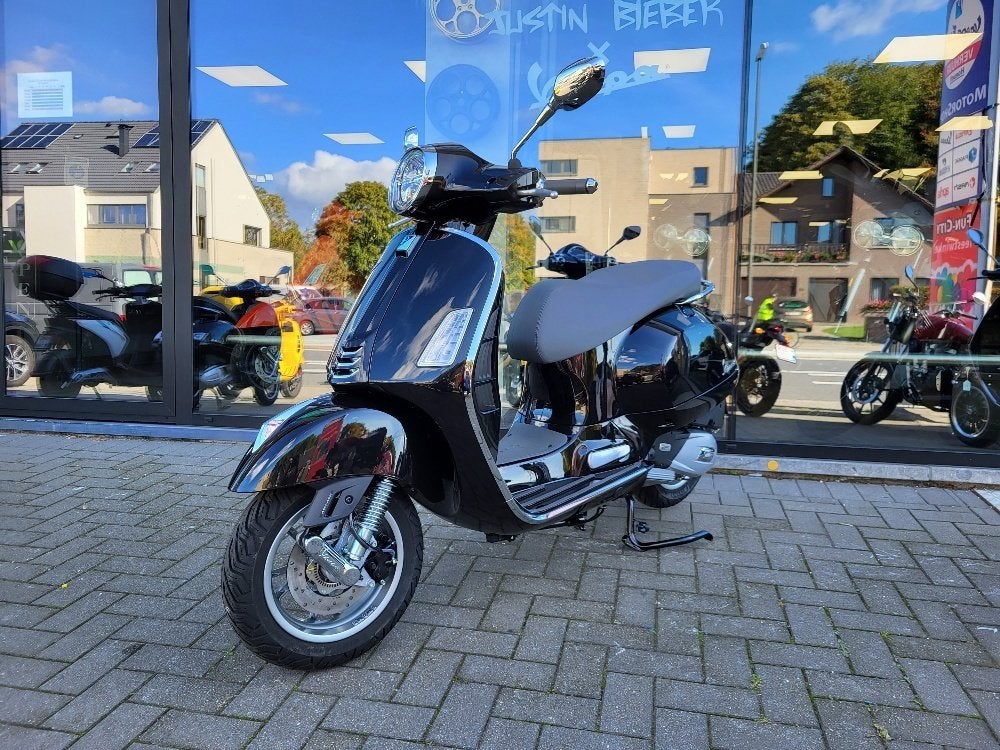 Vespa GTS 125 Stock Deal, Motoren, Scooter, Nieuw, Bedrijf, 125 cc