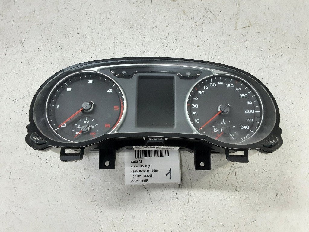 KM TELLER Audi A1 Sportback (8XA / 8XF) (8X0920930P), Gebruikt, Mevr. I. Hauben, Audi, Rue de l'Espoir 34 34
4030  GRIVEGNÉE, BE