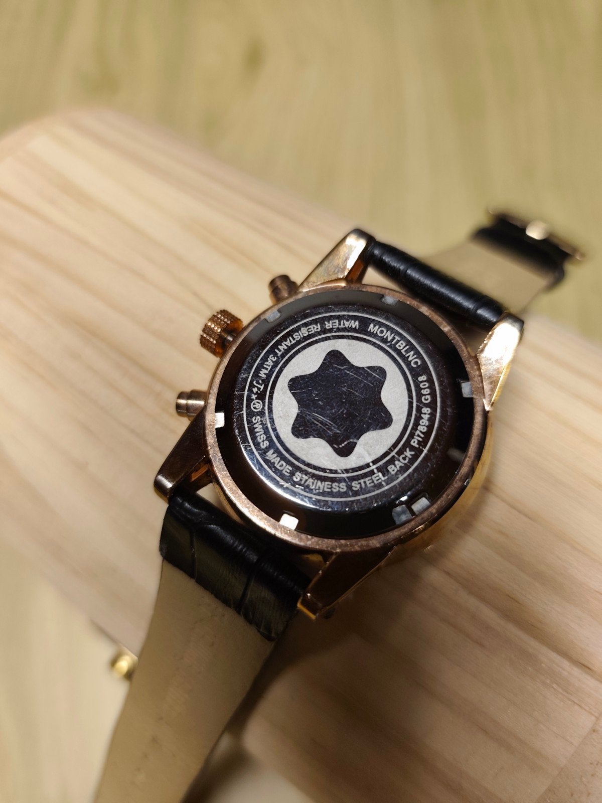 Montre homme représentant le modèle emblématique de Montblan, Montre-bracelet, Autres marques, Enlèvement ou Envoi, Cuir
