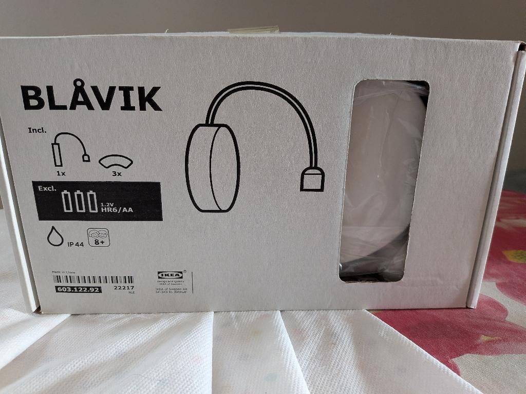 Ongebruikte witte Ikea Blavik-lamp in perfecte staat., Ophalen of Verzenden, Nieuw, Kunststof