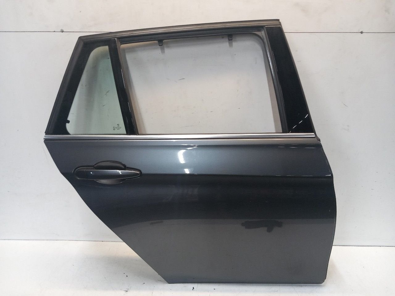 Portier rechts achter BMW 3 serie, Onderdelen@venauto.nl, Van der Ven Autorecycling B.V., Ettenseweg 76, 4706 PB Roosendaal, The Netherlands
