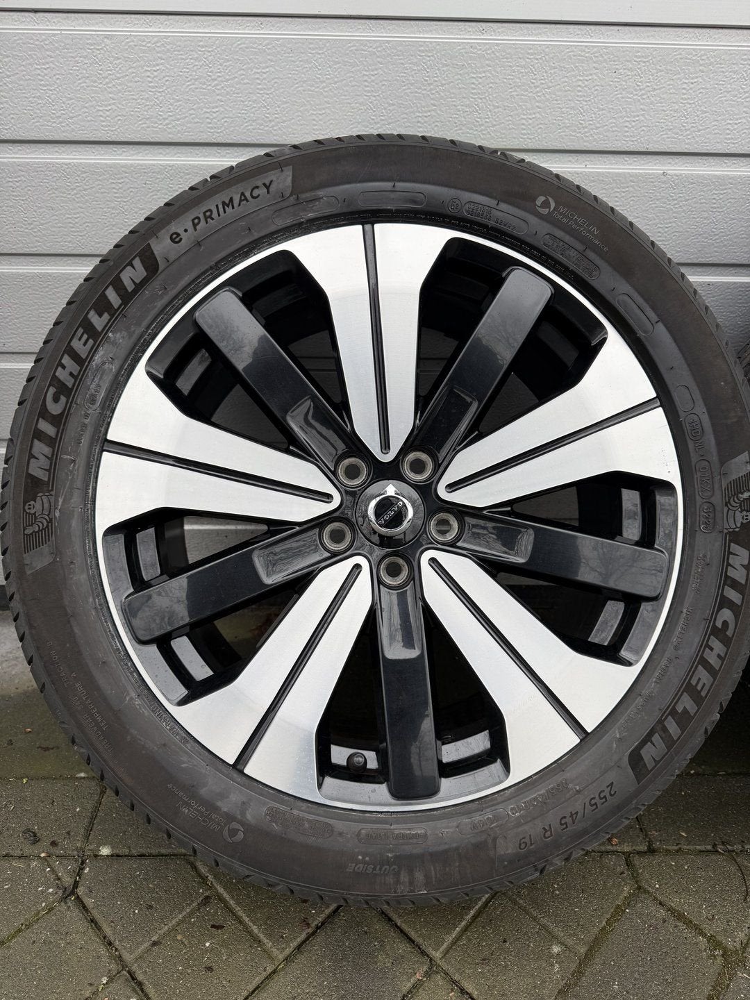 Orginele 19 inch Volvo XC40 EC40 EX40 C40 velgen zomerbanden, Auto-onderdelen, 19 inch, Gebruikt, 255 mm, -