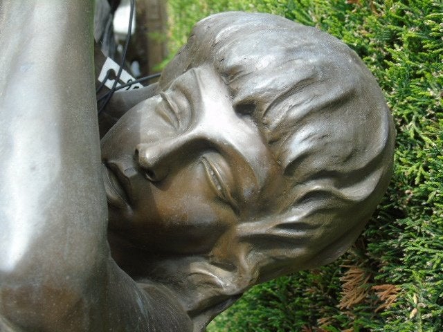 Naakte vrouw in brons die zich uitkleedt, gesigneerd, NICK, Ophalen, Nieuw