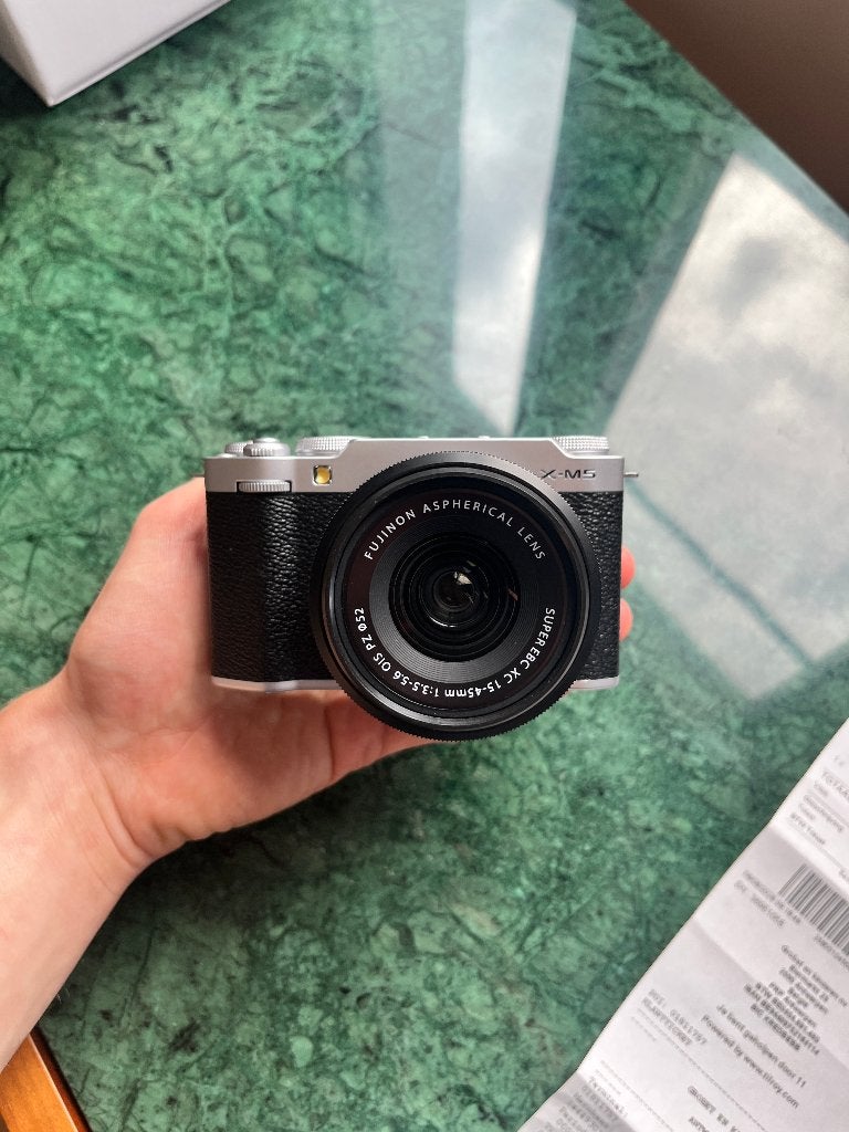 Fujifilm X-M5 + kitlens | 6 weken oud | met doos & factuur, Fujifilm, Beschermhoes/tas, Ophalen of Verzenden, Zo goed als nieuw