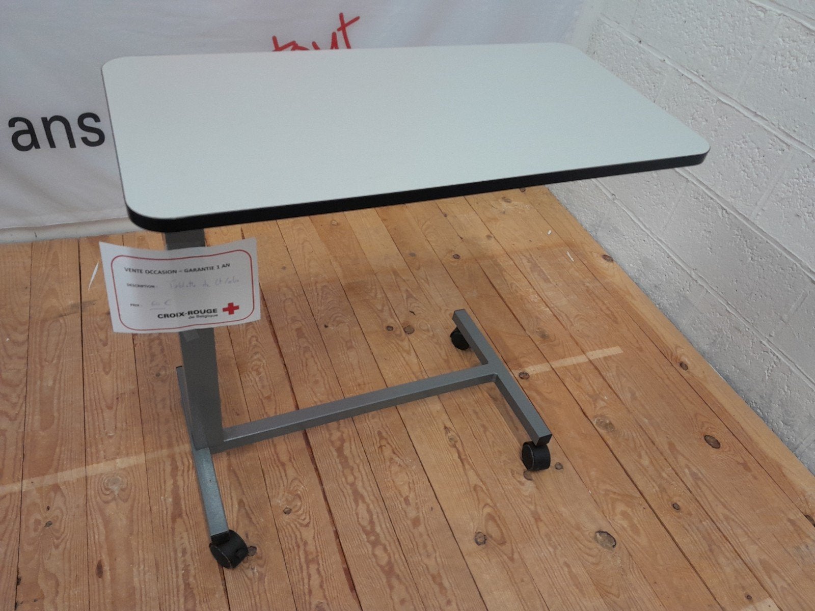 Tablette robuste pour lit / fauteuil relax, Divers, Matériel Infirmier, Enlèvement