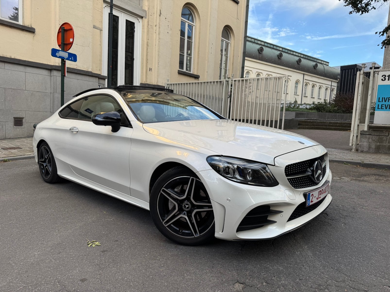 Mercedes-Benz C 200 Amg Line //LED , TOIT PANO , ETC,…, Autos, Cuir, Achat, Euro 6, 2 portes