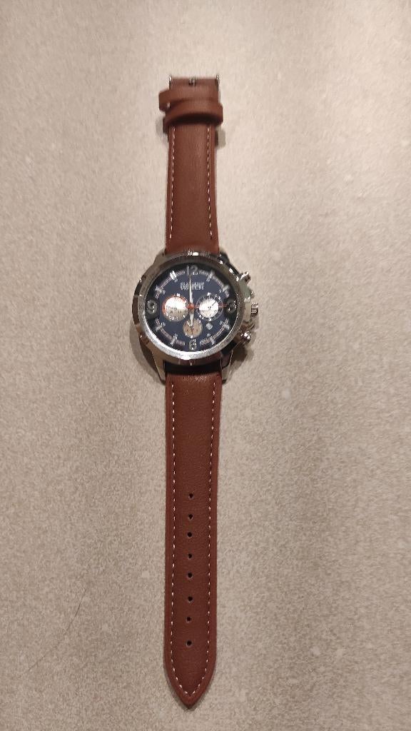 Montre pour homme, Bijoux, Sacs & Beauté, Montres | Hommes, Autres marques, Enlèvement ou Envoi, Autres matériaux, Synthétique