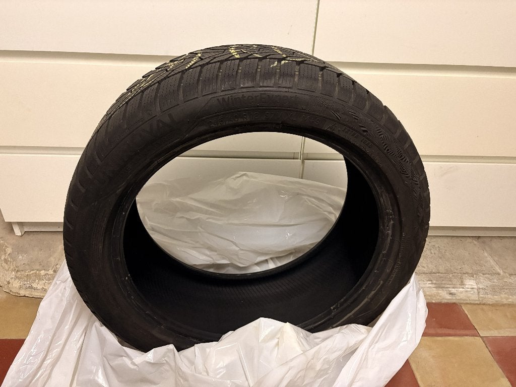 4 winterbanden van Uniroyal — 245/40 R18 — Uitstekende staat, Ophalen, 18 inch, 245 mm, Nieuw