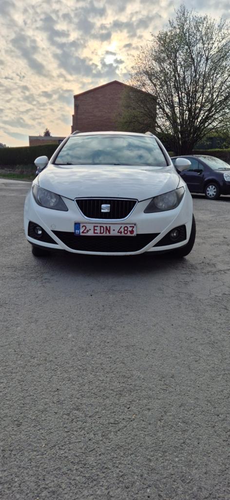 Seat Ibiza j6 2011 1.2 tdi, Autos, Seat, Particulier, Ibiza, ABS, Airbags, Air conditionné, Android Auto, Bluetooth, Verrouillage central