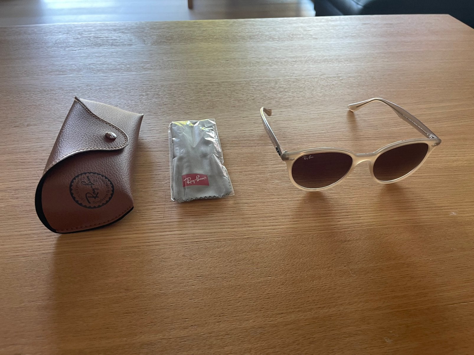 Lunettes de soleil Ray-Ban neuves, Beige, Ophalen of Verzenden, Zo goed als nieuw, Ray-Ban